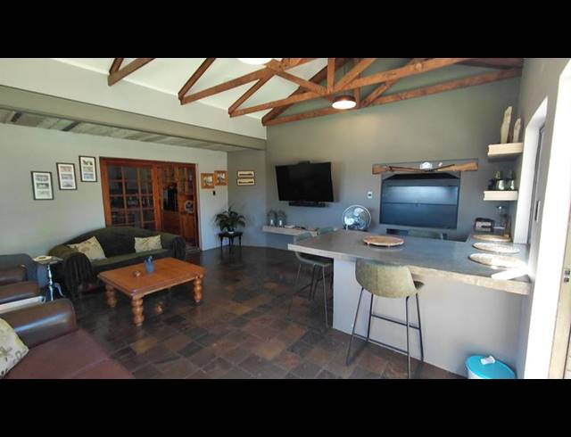 5 BEDROOM HOUSE FOR SALE IN UNIVERSITAS